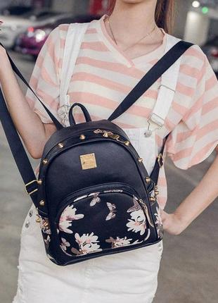 Женский мини рюкзак с цветами черный2 фото