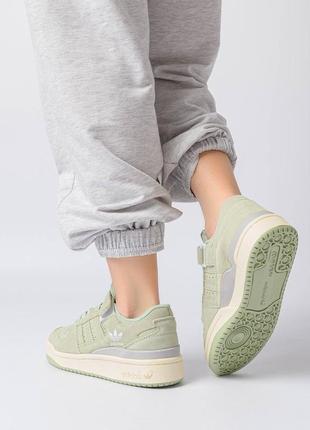 Жіночі кросівки adidas forum low green suede
