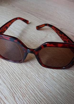 Сонцезахисні окуляри  tatler
