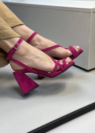 Босоніжки жіночі