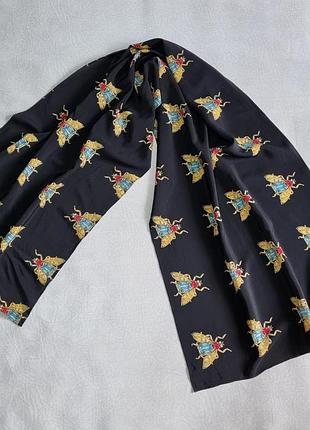 Шелковый шарф с мухами,