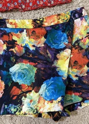 Яркие шорты-юбка в цветочный принт No4603 фото