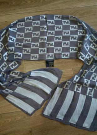 Брендовий шовковий шарфик fendi італія.