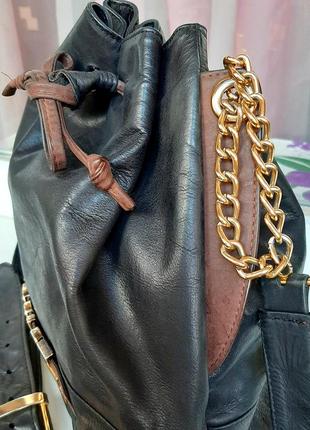 Стильная кожаная сумка-мешок versace(vintage)6 фото