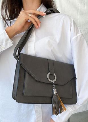 Сумка с кисточкой 3