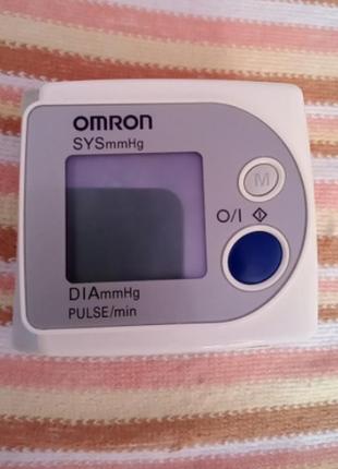 Вимірювач тиску omron