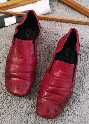 Легкі шкіряні туфлі