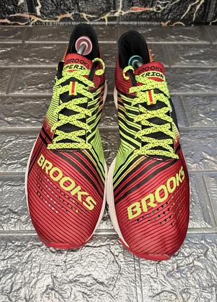 Шикарные кроссовки brooks 2