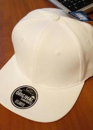 Snapback снепбек (кепка реперка).