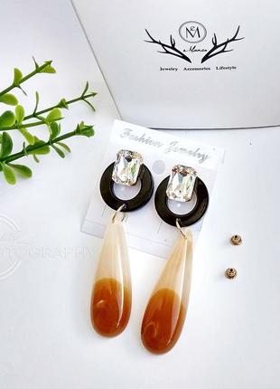 Великі акрилові сережки в коробочці