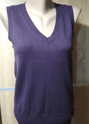 Жилет сиреневого цвета..  tom teilor