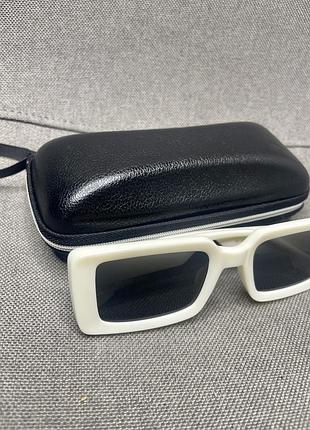 Сонцезахисні окуляри