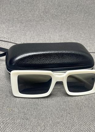 Сонцезахисні окуляри