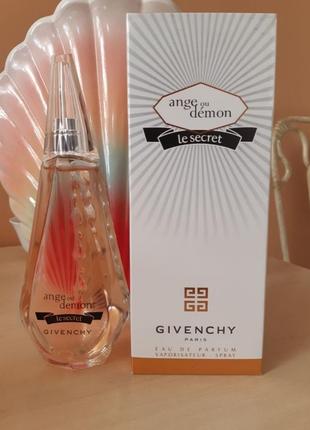 Парфумована вода givenchy ange ou demon le secret
100 ил1 фото