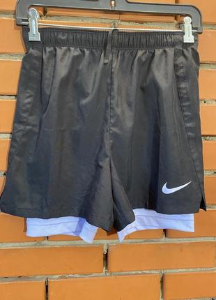 Двошарові шорти nike dri fit 146-156 см ( 12-13 р)