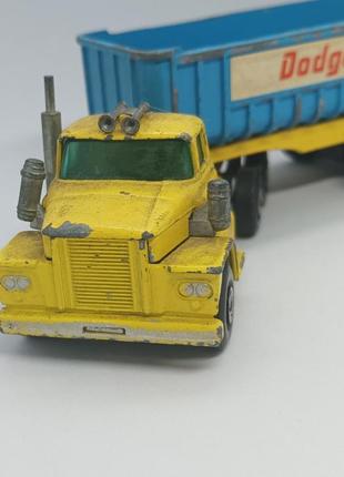 Машинка винтаж dodge trucks matchbox 1971