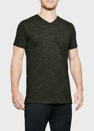 Чоловіча зелена футболка under armour sportstyle core v neck tee.