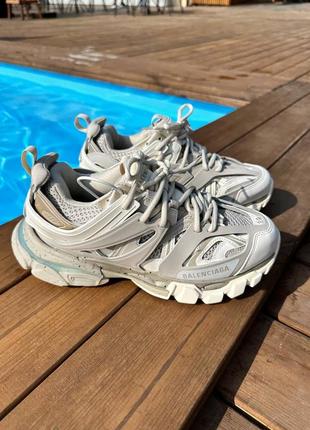 Женские кроссовки balenciaga track recycled sole in beige