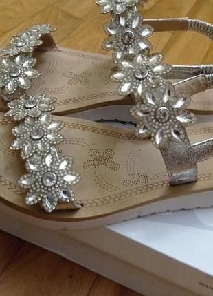 Красивие и удобние босоножки