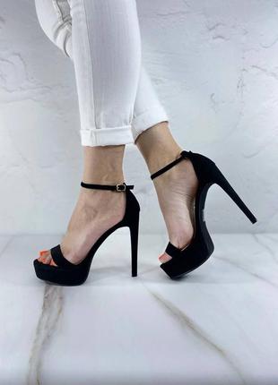 Жіночі босоніжки