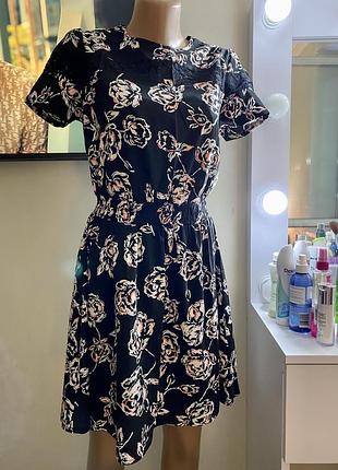 Сукня жіноча