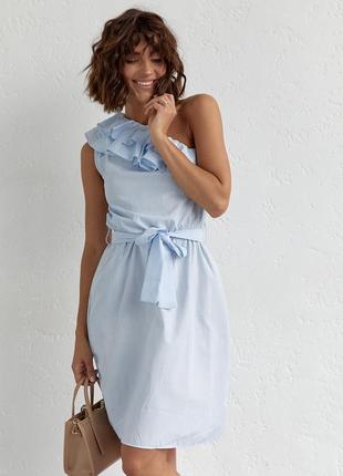 Голубое короткое платье мини с воланами на одно плечо3 фото
