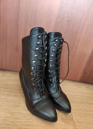 Стильні чорні ботильйони черевики на підборах