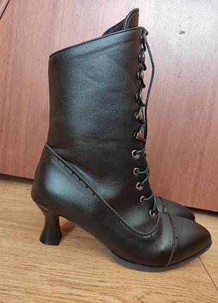 Стильні чорні ботильйони черевики на підборах