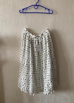 Glamorous юбка мини белая в горошек плиссе плиссе в складку ниже колена2 фото