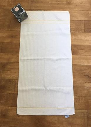 Шикарное белое махровое полотенце 90*45. белое полотенце1 фото