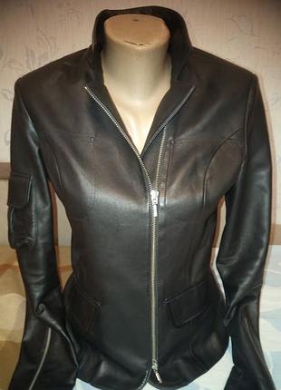 Очень классная кожаная курточка