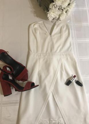 Очаровательное белое нарядное платье