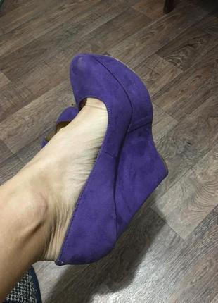 Фиолетовые замшевые туфли на платформе plato2 фото