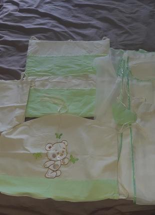 Бортики і балдахін у дитячу кроватку