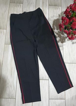 Черные зауженные  брюки с лампаcaми guess m-l/10-12 размер