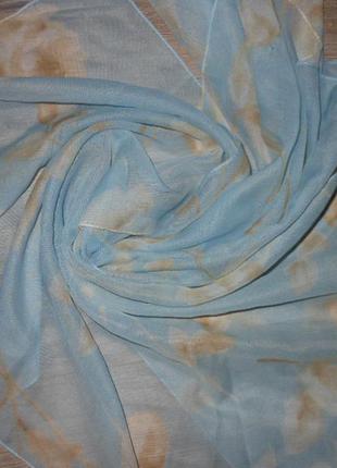Повітряний ніжний блакитний шарф