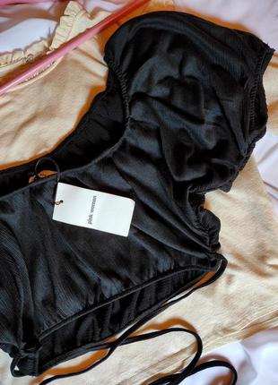 Укорочений топ чорний з об'ємними рукавами низ резинка зі шлейкою футболка жіноча укорочена4 фото