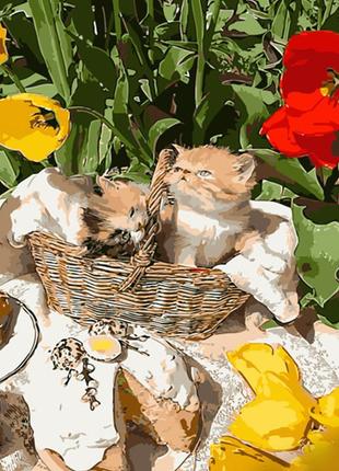 Картина по номерам strateg премиум котики среди тюльпанов с лаком размером 40х50 см (gs1300)