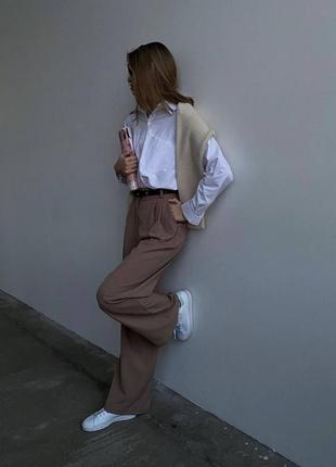 Жіночі брюки класичні широкі