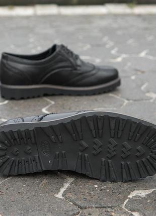 Черные броги туфли на высокой подошве4 фото