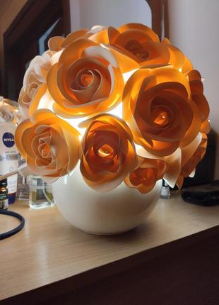 Светильник букет роз в керамическом кашпо