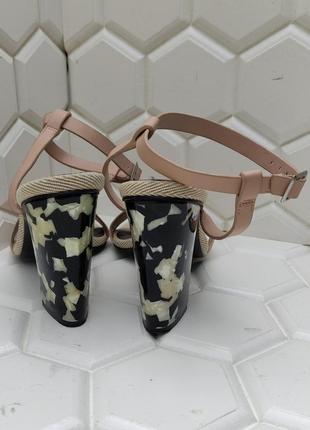 Босоножки женские charles & keith, p 384 фото