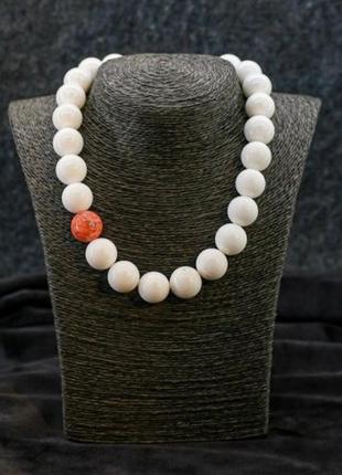 Намиста білий кварц+бусина говліт рожевий d-18мм l-46-49см