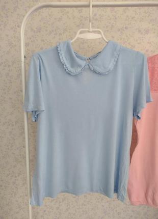 Футболка голубая с воротничком брендовая, качественная
замеры ширина полуобхват 50, длина 60. новая лишь без этикетки