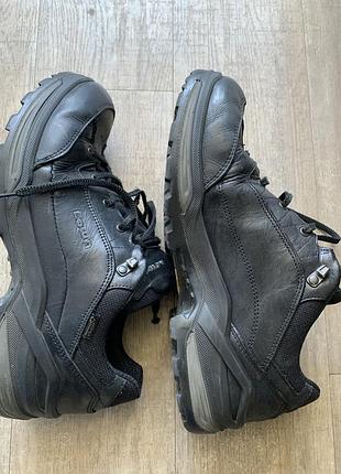 Шкіряні кросівки