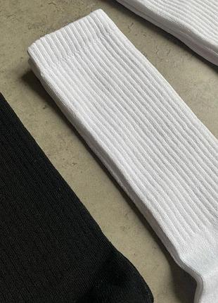 Высокие базовые однотонные белые/черные носки люксового качества с резинокой на стопе, унисекс3 фото