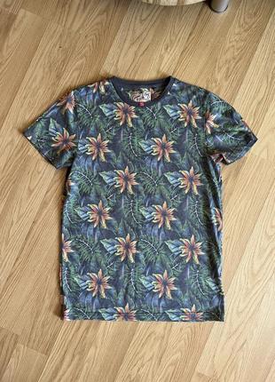 Чоловіча футболка ( розмір s)