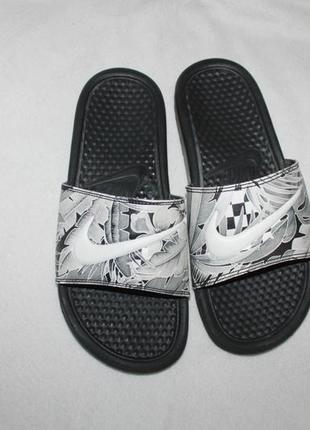 Шльопанці фірми nike розмір us 8 (наш 39) за устілкою 25 см.