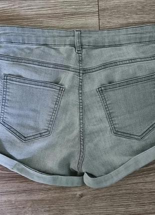 Короткие джинсовые шорты серого цвета2 фото
