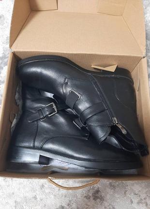 Фирменные кожаные ботинки деми